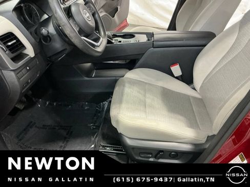 Used 2023 Nissan Rogue SV FWD image 11