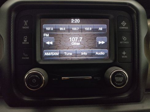 Used 2018 Jeep Wrangler Unlimited Sport AWD/4WD image 25