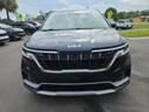 Used 2024 Kia Carnival LX FWD image 3