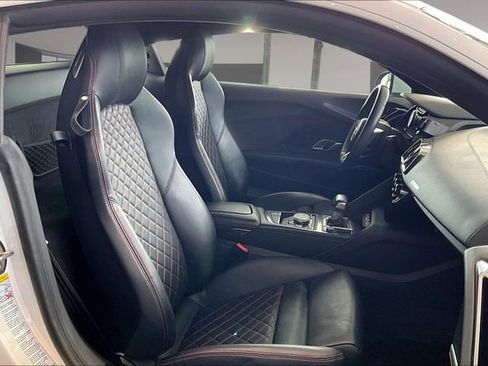 Used 2017 Audi R8 V10 w/ Carbon Exterior Package AWD/4WD image 23