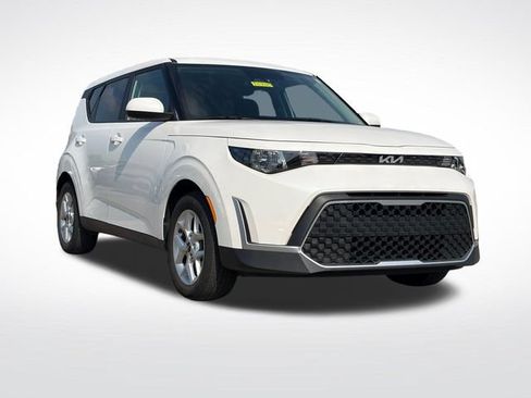 Used 2023 Kia Soul S FWD image 1