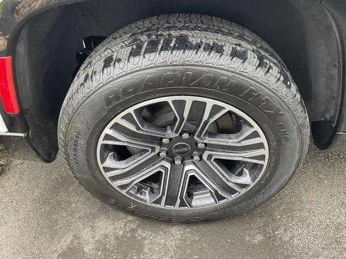 Used 2025 Jeep Wagoneer Series II image 9