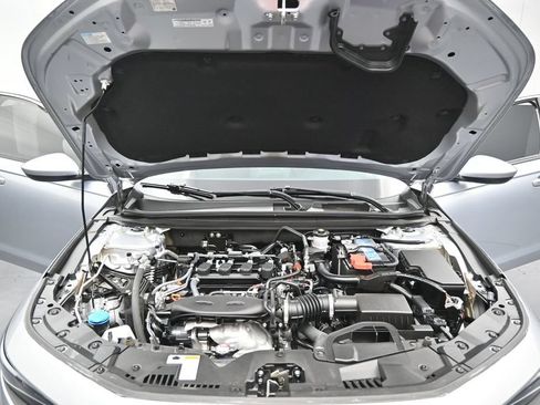 Used 2025 Honda Accord LX image 32