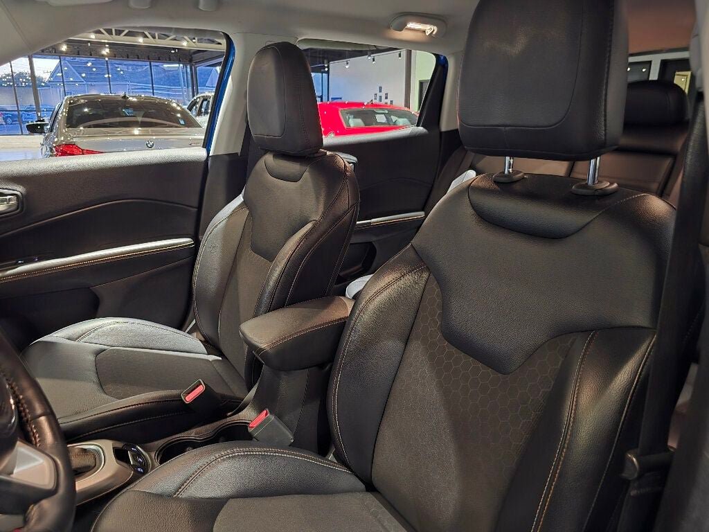 Used 2017 Jeep Compass Latitude w/ Popular Equipment Group FWD image 15