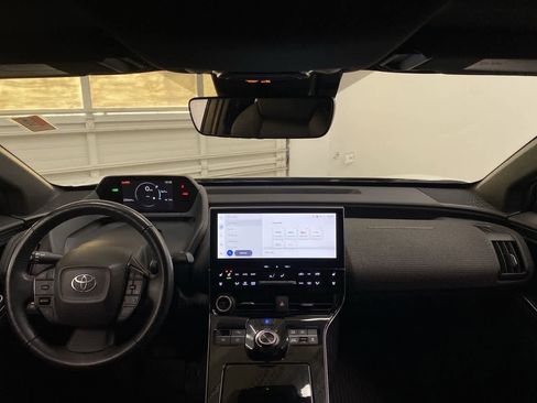 Used 2023 Toyota bZ4X Limited image 14