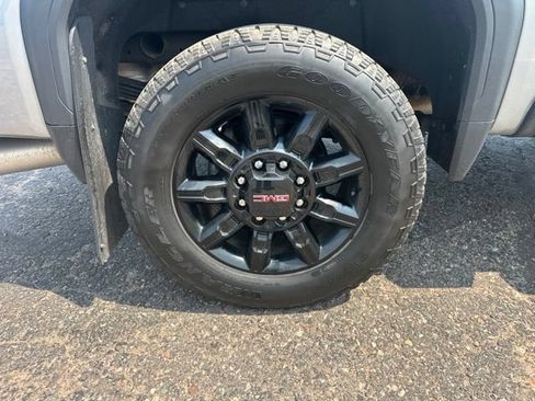 Used 2025 GMC Sierra 2500 AT4 w/ Technology Package AWD/4WD image 14