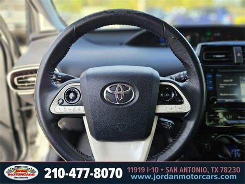 Used 2018 Toyota Prius Three image 26
