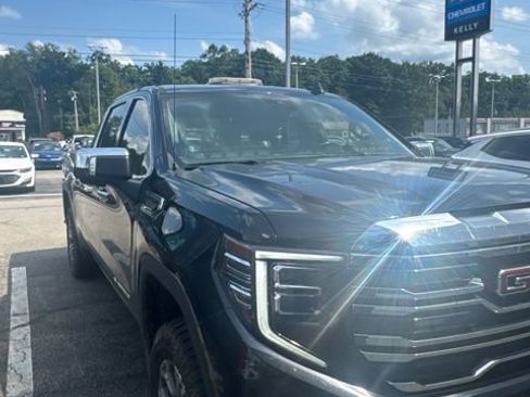 Used 2023 GMC Sierra 1500 SLT w/ X31 Off-Road Package AWD/4WD image 1