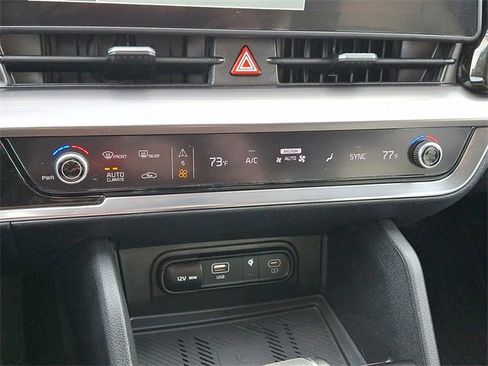Used 2024 Kia Sportage EX image 15