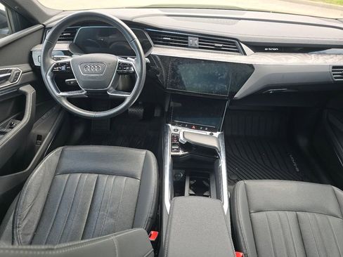 Used 2023 Audi e-tron Premium Plus w/ Premium Plus Package AWD/4WD image 21