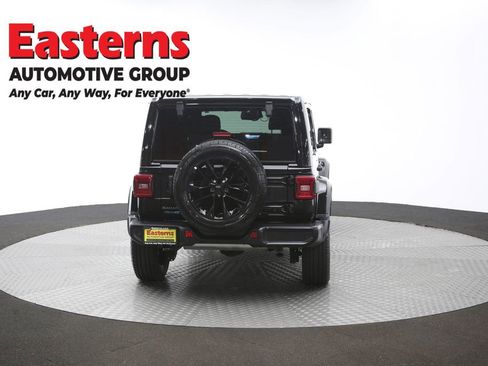 Used 2025 Jeep Wrangler Unlimited Sahara w/ Safety Group AWD/4WD image 37