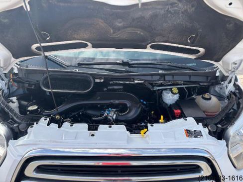 Used 2019 Ford Transit 150 XLT image 10