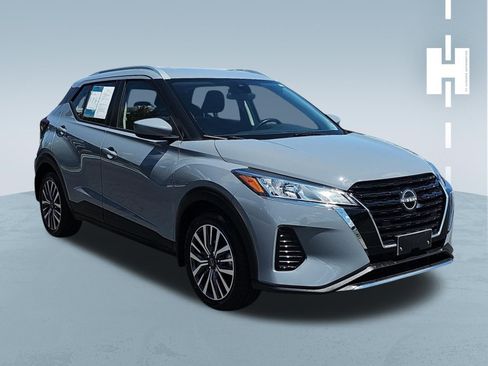 Used 2023 Nissan Kicks SV FWD image 1