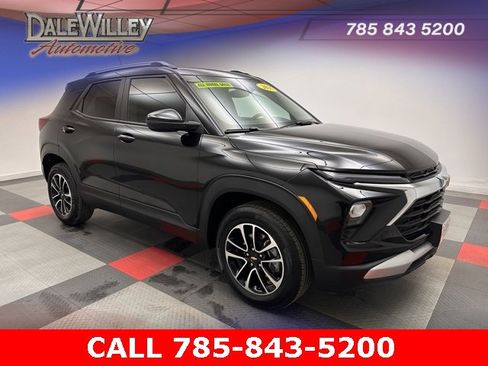 Used 2025 Chevrolet TrailBlazer LT image 1