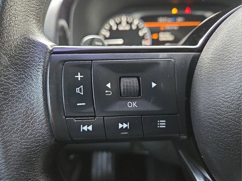 Used 2022 Nissan Pathfinder S image 19