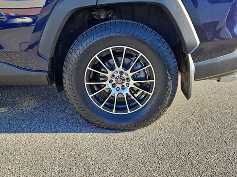 Used 2019 Toyota RAV4 XLE image 14