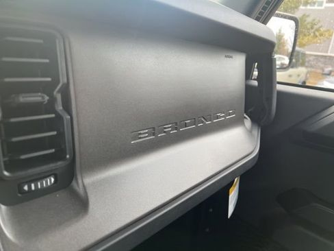 New 2025 Ford Bronco Big Bend w/ Matte Film Protection Package image 32