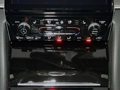 New 2025 Jeep Grand Cherokee Limited w/ Luxury Tech Group II image 10