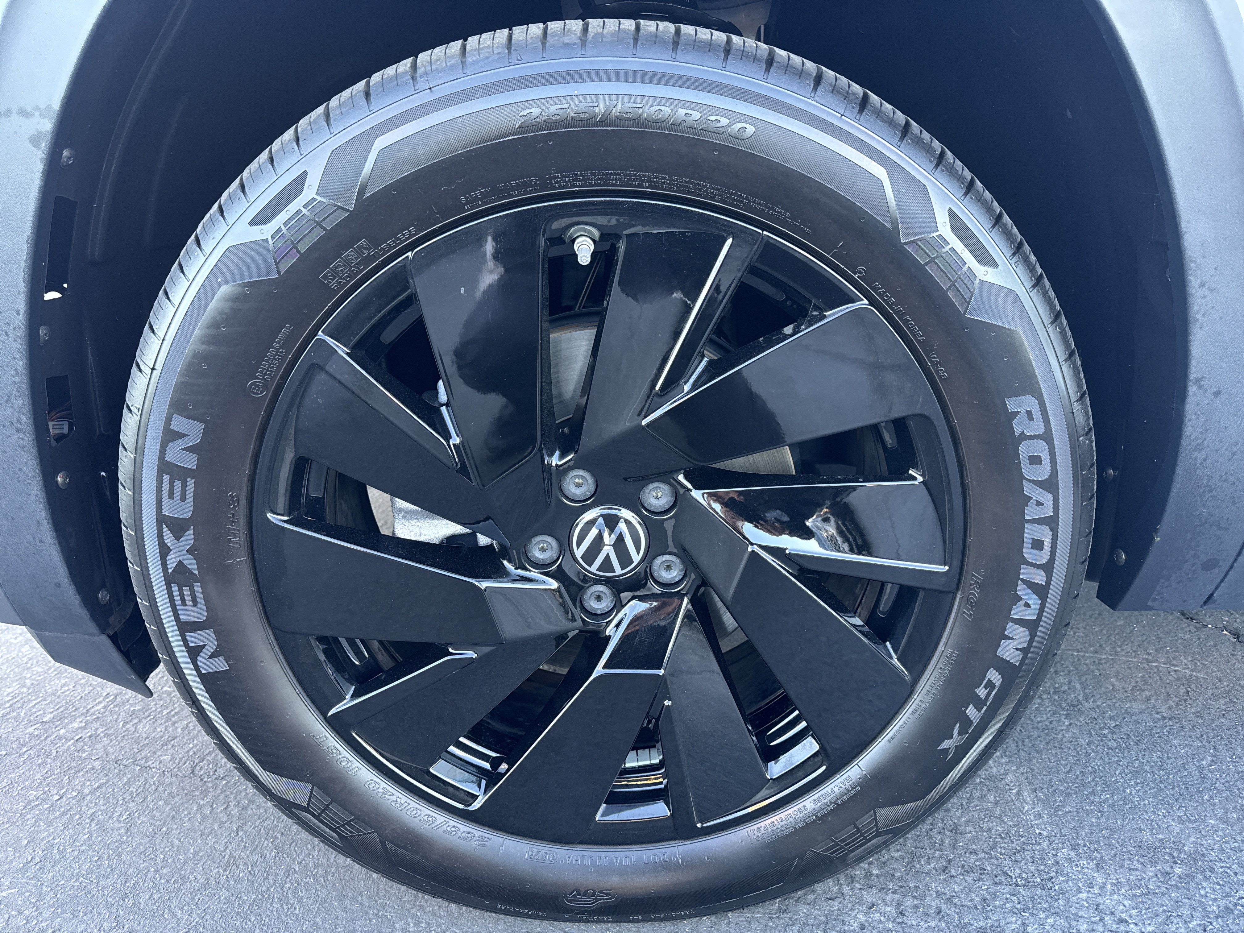 Used 2026 Volkswagen Atlas SE FWD image 12