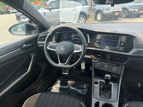 Used 2023 Volkswagen Jetta Sport FWD image 9