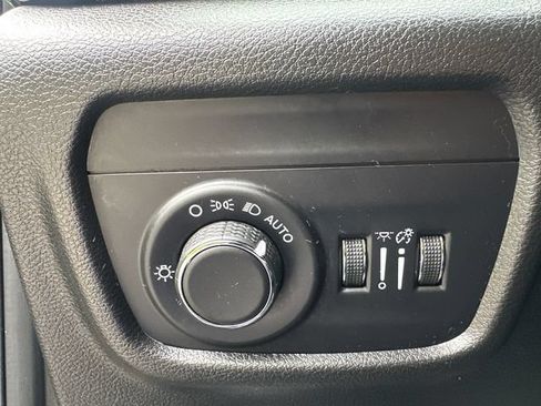 Used 2023 Jeep Grand Cherokee Laredo X w/ Luxury Tech Group I AWD/4WD image 29