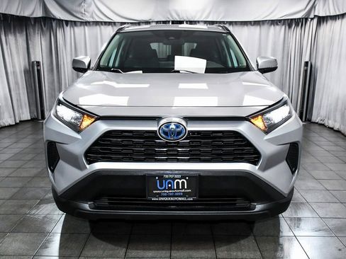 Used 2022 Toyota RAV4 LE image 2