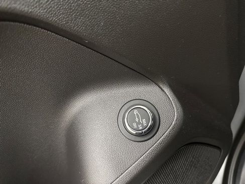 Used 2025 Chevrolet TrailBlazer ACTIV w/ Convenience Package image 34