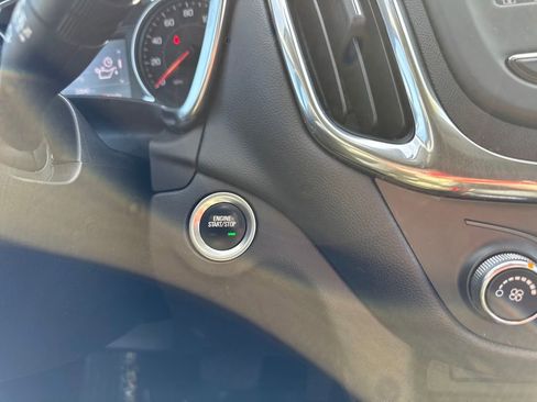 Used 2022 Chevrolet Equinox LT image 43