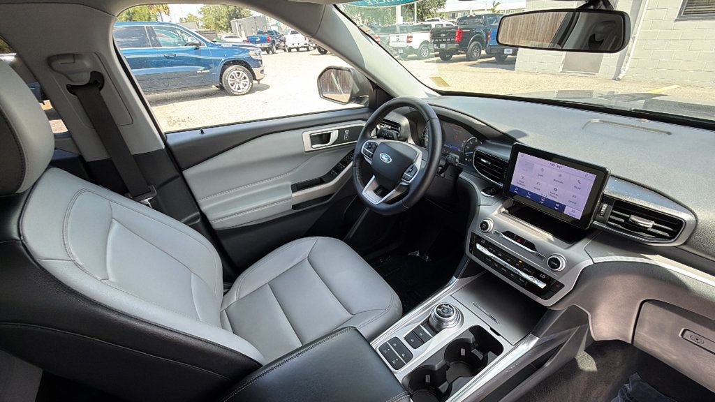 Used 2021 Ford Explorer XLT w/ Equipment Group 202A RWD image 30