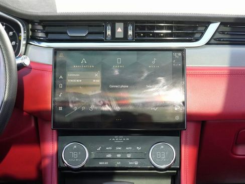 Used 2022 Jaguar F-PACE SVR image 42