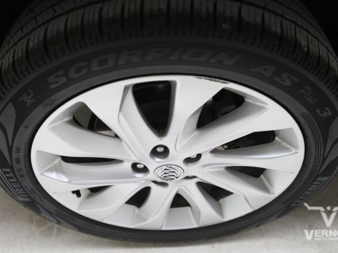 Used 2018 Buick Envision Premium AWD/4WD image 32