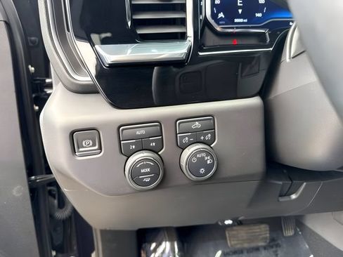 Used 2023 Chevrolet Silverado 1500 LT AWD/4WD image 17