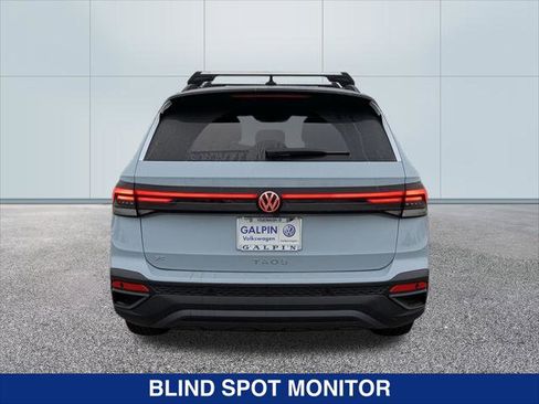 New 2025 Volkswagen Taos SE FWD image 4