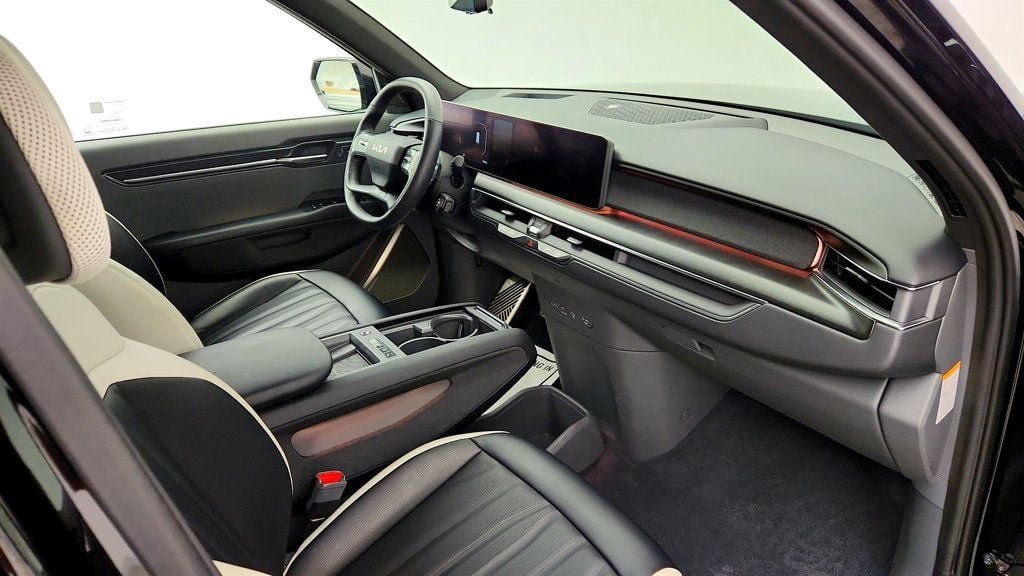 Used 2024 Kia EV9 GT-Line AWD/4WD image 25