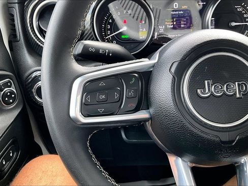 Used 2023 Jeep Wrangler Unlimited Sahara AWD/4WD image 17