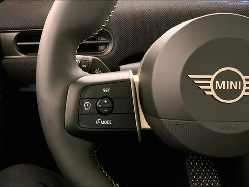 Certified 2025 MINI Cooper S image 18