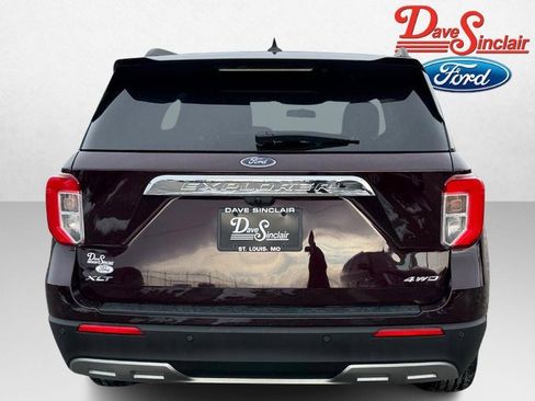 Used 2022 Ford Explorer XLT w/ Equipment Group 202A image 8