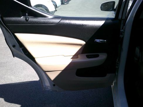 Used 2011 Dodge Avenger Mainstreet FWD image 16