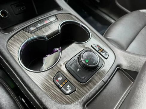 Used 2022 GMC Acadia SLT w/ Preferred Package AWD/4WD image 34