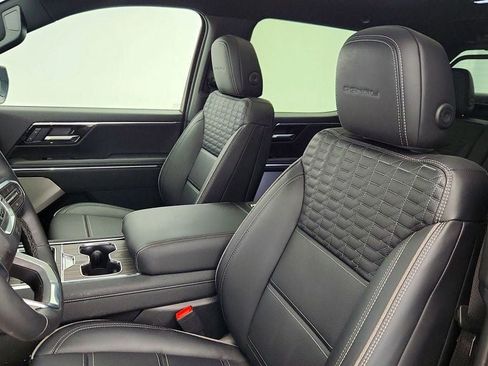 Used 2025 GMC Sierra EV Denali image 19