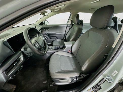 Used 2025 Kia K4 LXS image 13
