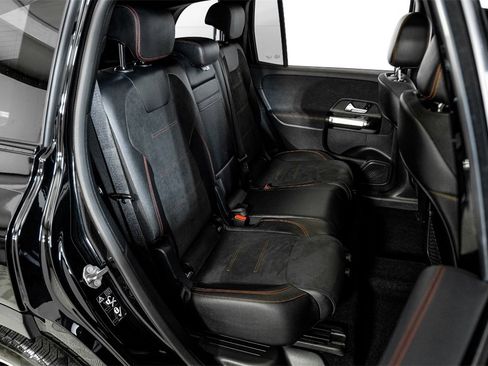 Used 2023 Mercedes-Benz EQB 300 4MATIC image 37