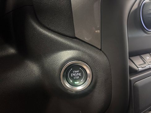 Used 2025 Chevrolet Silverado 1500 W/T image 15