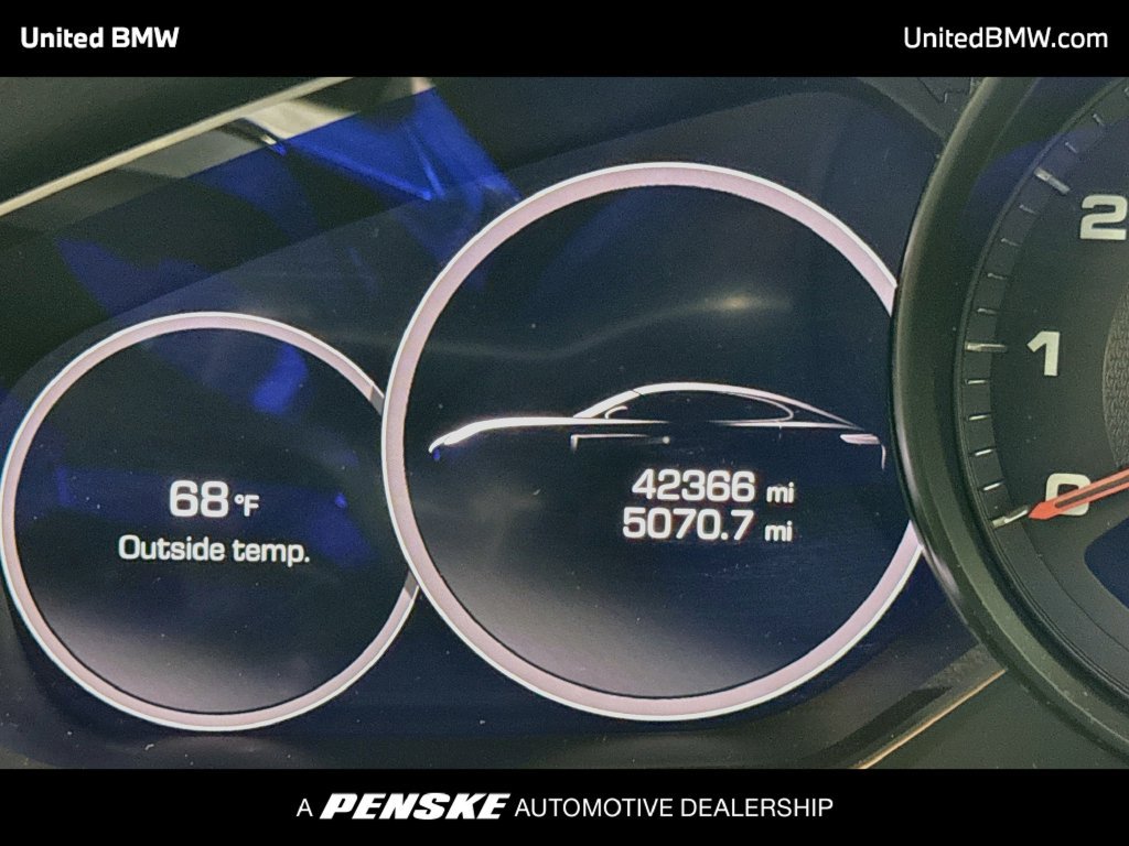 Used 2020 Porsche Panamera RWD image 14