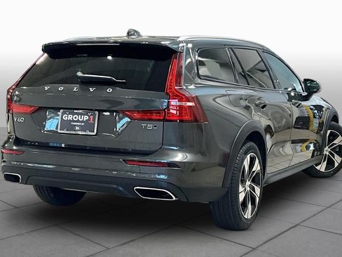 Used 2020 Volvo V60 T5 Cross Country AWD/4WD image 13