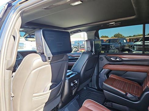Used 2023 GMC Yukon XL Denali Ultimate w/ LPO, Floor Liner Package image 9