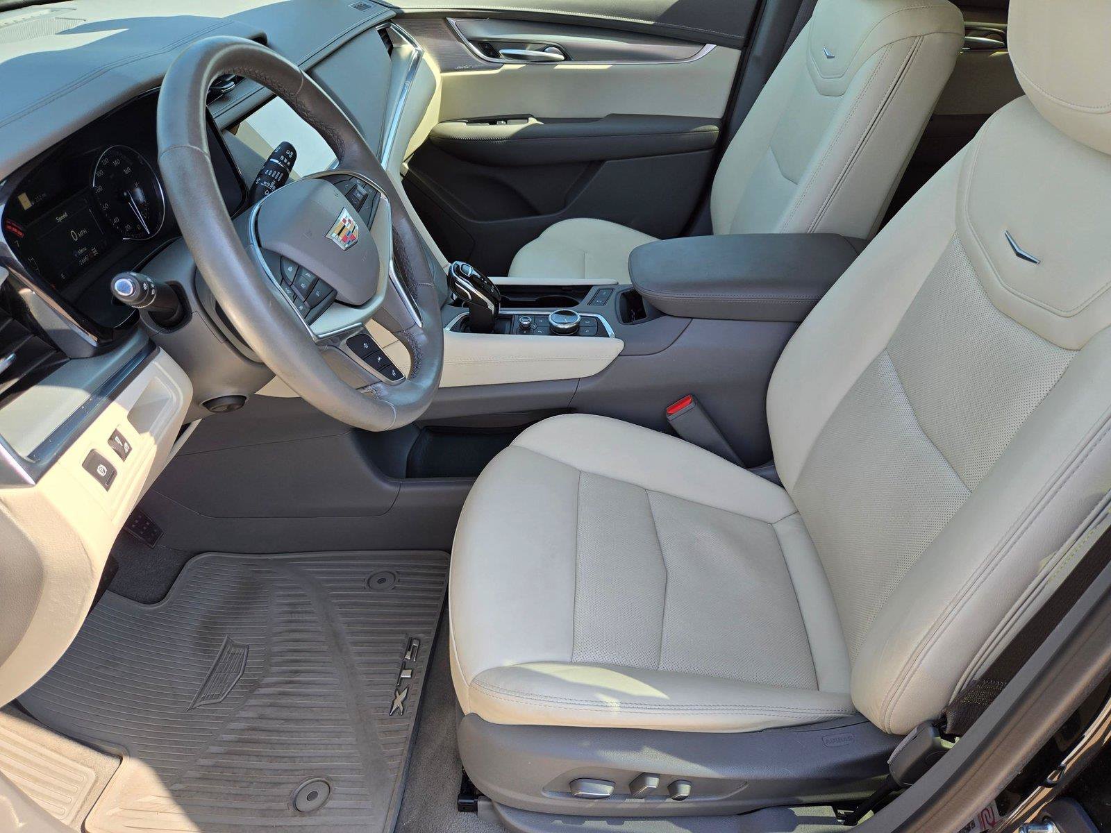 Certified 2023 Cadillac XT5 Premium Luxury AWD/4WD image 11