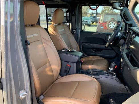 Used 2023 Jeep Gladiator Rubicon w/ LED Lighting Group image 8