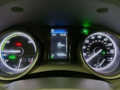 Used 2023 Toyota Camry SE image 10