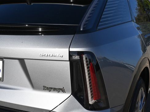 New 2026 Cadillac Optiq Luxury 1 image 19